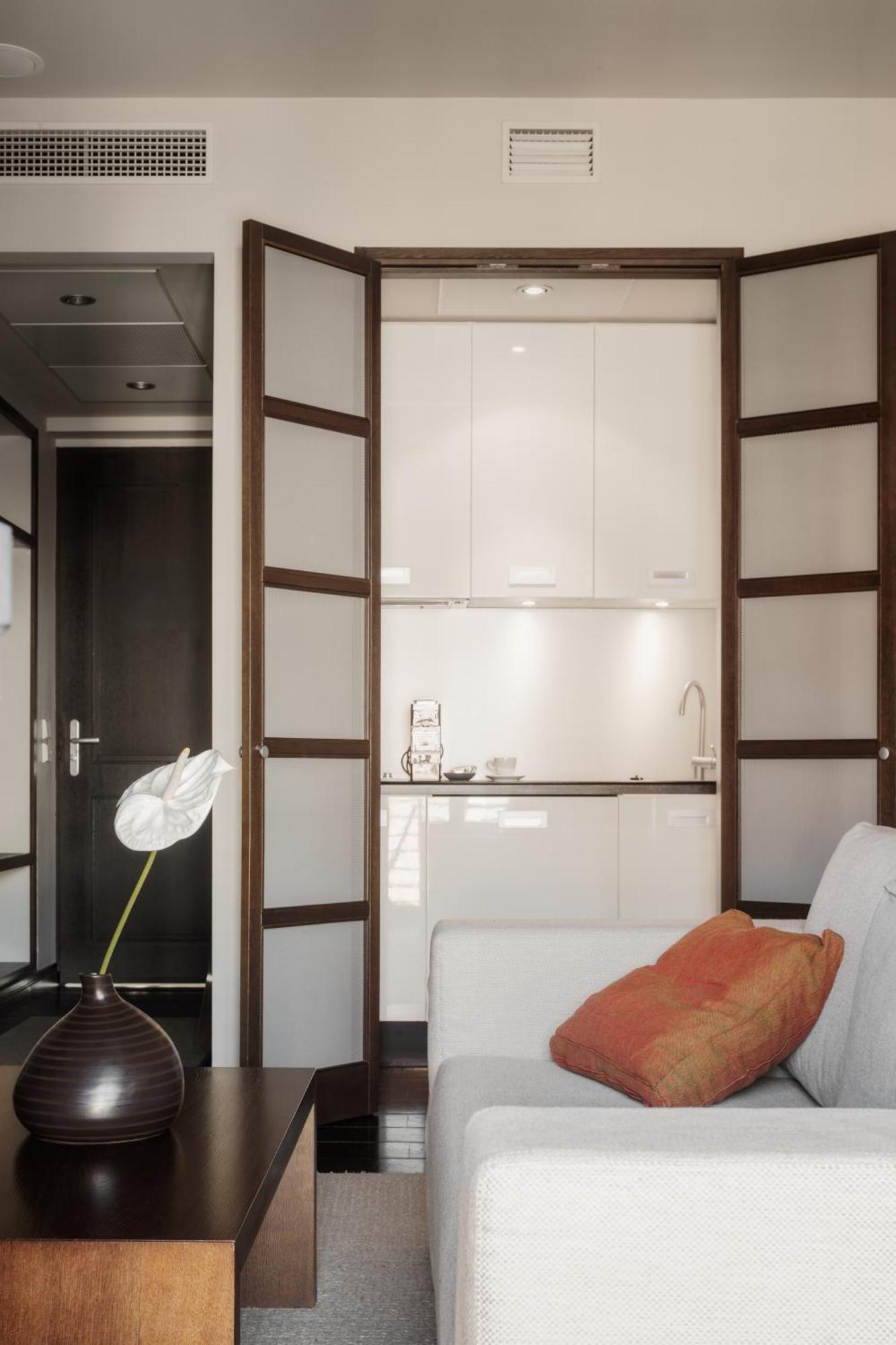 Hotel Bergs Suites Riga Exteriör bild