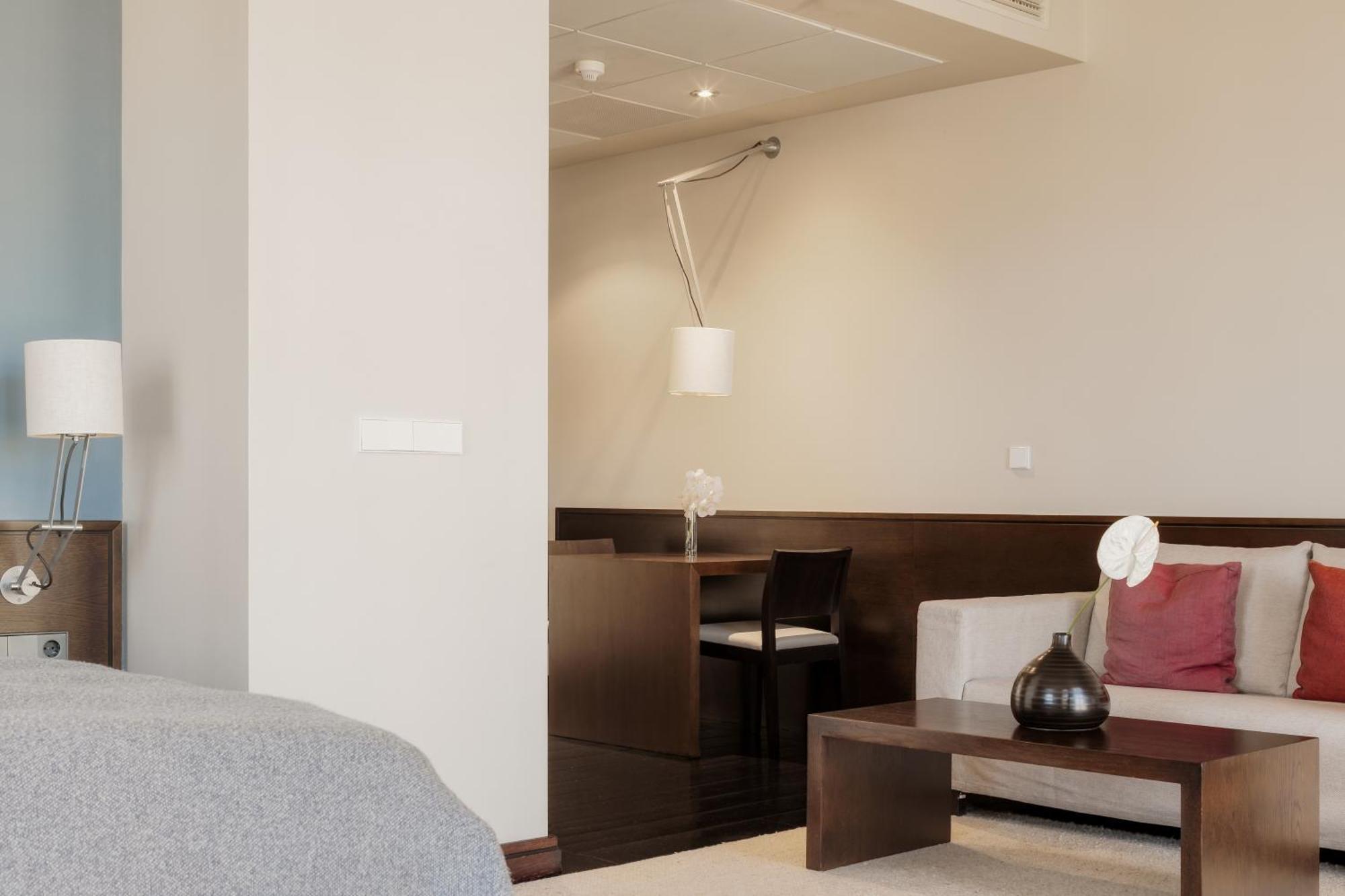 Hotel Bergs Suites Riga Exteriör bild